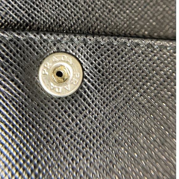 Prada black leather Saffiano card holder with COA - Picture 4 of 11